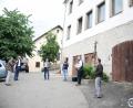 Bild: dl
Bei einem Ortstermin am Kirchplatz schilderte (von links) Architekt Christian Schönberger gegenüber Bauoberrat Martin Stahr, Bürgermeister Walter Schauer, Bauunternehmer Franz Wilhelm, VG-Leiter Jürgen Steinbauer und Drittem Bürgermeister Martin Winter die Baumaßnahme.