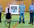 Bild: Georg Tropper/exb
Das Bild zeigt nach der Neuwahl (v. l. n. r.) OB Andreas Feller, Melanie Hipke vom Ordnungsamt), Kommandant Klaus Brunner und dessen Stellvertreter Christian Schwendner.