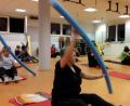 Bild: sne
Immer schön Abstand halten: Die Damen der Grafenwöhrer Fitnessgruppe von Marlene Stopfer-Höhn machen es vor.
