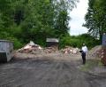 Bild: gi
Bürgermeister Armin Bulenda freut sich über den Beginn der Sanierungsarbeiten im Kurpark. Zwei Tage dauerte der Abbruch des abgebrannten Betriebsgebäudes.