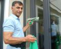 Bild: gib
Die Corona-Pandemie hat Burhan Simnica, Betreiber eines Gebäudeservices in Regensburg, zusätzliche Aufträge beschert.