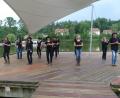 Bild: rn
Die Seebühne im Rußweiher wird für die "Flying Boots" zur Schaubühne. Grund dafür ist ein Besuch von ARD, um die Tänzer zu filmen.