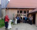 Bild: hl
Damit Leib und Seele nicht zu kurz kamen, wurde nach den Führungen in der Hofscheune oder direkt unterm Obstbaum Kaffee und Kuchen angeboten.