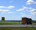 Bild: as
Die Abzweigung der Staatsstraße nach Wondreb ist ein möglicher Ausgangspunkt der Süd-Ost-Tangente. Hier sind täglich Hunderte von Lastwagen unterwegs, die derzeit das Tirschenreuther Stadtgebiet durchqueren müssen.
