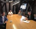 Bild: exb
Klärungsgespräch im Rathaus von Hirschau (von links): BRK-Kreisgeschäftsführer Sebastian Schaller, Hirschaus Bürgermeister Hermann Falk, Schnaittenbachs Bürgermeister Marcus Eichenmüller und der Geschäftsleiter des Zweckverbands, Stefan Nepp.