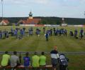 Bild: dob
Im Ortsteil Roggenstein fand am Sonntagabend ein spontanes Konzert der Jugendkapelle unter Leitung von Josef Wolfrath auf dem frisch gemähten Fußballplatz statt.Zuvor ging ein starker Regenschauer nieder.