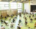 Bild: Gabi Schönberger
Abstand halten sind sie mittlerweile gewohnt: Für die 10. Klassen der Lobkowitz-Realschule starteten am Mittwoch die Abschlussprüfungen unter Corona-Bedingungen.