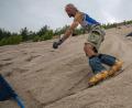 Bild: chl
Organisator Sven Flachenecker beim Sandboarden am Monte Kaolino.