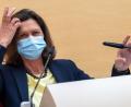 Bild:  Peter Kneffel/dpa 
17.06.2020, Bayern, München: Ilse Aigner, Präsidentin des Bayerischen Landtags, sitzt vor Beginn der Plenarsitzung des bayerischen Landtags mit Mundschutzmaske auf ihrem Platz. Thema ist unter anderem die Öffnung der Kitas in Bayern nach der Corona-Pandemie. Foto: Peter Kneffel/dpa +++ dpa-Bildfunk +++