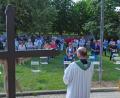 Bild: Dobmeier
Einen ökumenischen Gottesdienst anstatt des Pfarrfestes feierten die Gläubigen im Garten des Pfarrheims mit Pfarrer Andreas Ruhs (rechts) und Pfarrer Heribert Englhard. Bild: Dobmeier