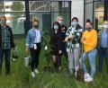 Bild: BSZ/ exb
Das von Corona jäh gestoppte Projekt „Egal war gestern“ am BSZ wird von Oberstudienrätin Ute Döhler (links) geleitet. Nach der schulischen Zwangspause wurde die bayernweite Aktion jetzt fortgeführt, um einen Teil der Planungen zu verwirklichen.