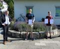 Bild: exb
Von links Oberstudiendirektor Dieter Meyer, Philipp Erhardt, Maximilian Hauer, Studienrat Jochen Schienle.
