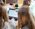 Symbolbild: Daniel Reinhardt/dpa
Digitales Lernen ist nicht erst seit Corona ein großes Thema. Im Schulentwicklungsplan der Stadt Amberg spielt die Digitalisierung der Amberger Schulen ebenfalls eine große Rolle.