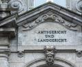 Bild: Armin Weigel
Der Eingang zum Justizgebäude in Regensburg.