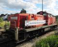 Bild: fg
Claus Barth (links), Gruppenleiter Cargo Nordostbayern der Deutschen Bahn, verabschiedet Franz Enderer nach 40 Dienstjahren in den Ruhestand.