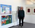 Bild: stg
Wenn der Kurator zum Künstler wird: Wolfgang Herzer hat mit Werken aus dem Lagerbestand des Kunstvereins eine vielfältige und doch stimmige Ausstellung geschaffen.