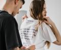 Bild: Dominik Weigl/exb
Nicht nur beim Shooting für den Online-Shop achtet Maxi akribisch auf Qualität Details.