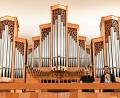 Bild: Freya Stoeckl
Pfarrer Markus Ertl (links) konnte den italienischen Starorganist Paolo Oreni (rechts) für ein Konzert der Extraklasse gewinnen. An der Kubak-Orgel zeigte er sein meisterhaftes Können.