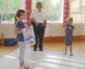 Bild: Kinderhaus Pechbrunn/exb
Polizeihauptmeisterin Diana Lenz besuchte das Kinderhaus in Pechbrunn.