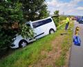 Bild: Dobler
Durch eine Vollbremsung geriet der Kleinlaster ins Schleudern und kam im Straßengraben zum Stehen.