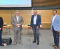 Bild: ak
Erste Gratulationen zur Ernennung zum Altbürgermeister nahm Manfred Porsch (Zweiter von links) von seinem Sohn und Nachfolger als Rathauschef Christian Porsch sowie von dessen Stellvertretern Rudi Heier und Franc Dierl (von links) entgegen.