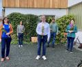 Bild: Eichl
Die neue Vorstandschaft des Neustädter Kreisverbandes von Bündnis 90/Die Grünen: Barbara Müller und Martin Völkl (vorn), Harald Neumann, Daniela Sauer, Johannes Bröckl und Hanna Rauh (hinten von links).