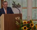 Bild: dob
Der scheidende Realschuldirektor Dr. Andreas Meier agierte als besonnene, beispielhafte Führungspersönlichkeit mit großer sozialer und persönlicher Kompetenz. Jetzt geht er in den verdienten Ruhestand.