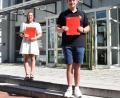 Bild: exb
Über ein besonders gutes Abschlusszeugnis freuten sich Lisa Stauß (Notendurchschnitt 1,25), Marie-Sophie Füßl (1,3; nicht im Bild) und Noah Hölzl (1,5).