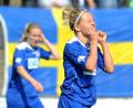 Archivbild: Oliver Mehlis/dpa
Julia Simic von West Ham United absolviert mit den Fußballerinnen des SV Altenstadt/Voh. ein Training.