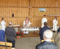 Bild: Berthold Bauer/exb
Pfarrer Konrad Amschl zelebrierte den Gottesdienst zum Jakobifest in einer Maschinenhalle in Marchaney.