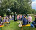 Bild: Kinderhaus Pechbrunn/exb
Pfarrer Klaus Wening gestaltete die Andacht zur Verabschiedung der Vorschulkinder im Kinderhaus der Gemeinde Pechbrunn.