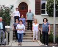 Bild: flt
CSU-Ortsvorsitzender Lothar Müller (links) und Frauen-Unionsvorsitzende Tina Zeitler (rechts) übergaben zusammen mit Mitgliedern der CSU eine Spende an Anita Krapfl (Zweite von links) und Jutta Frankenhäuser (Dritte von links) von der Nachbarschaftshilfe Plößberg.