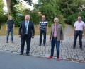 Bild: jr
Die konstituierende Verbandsversammlung des Wasserzweckverbandes „Pfaffenreuther Gruppe“ fand im Pfarr- und Jugendheim Leonberg statt. Dabei wurden die neuen Verbandsvorsitzenden gewählt. Unser Bild zeigt die Führungsmannschaft, (von links) mit Bürgermeister Stefan Grillmeier, Bauamtsleiter Thomas Grillmeier, Verbandsvorsitzenden Johann Burger, Wassermeister Wolfgang Haberkorn, Bürgermeister Bernd Sommer und Kämmerer Thomas Seitz.