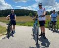 Bild: Söder/Privat
Drei Urlauber in der Oberpfalz: Mehrfach waren in den vergangenen Wochen Ministerpräsident Markus Söder (Mitte) sowie der Finanzminister und Oberpfälzer CSU-Vorsitzende Albert Füracker (links) gemeinsam beim Radeln in der Oberpfalz. Bei dieser Tour war zudem Staatskanzleichef Florian Herrmann mit dabei. 	Bild: Söder/privat