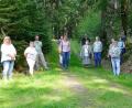 Bild: wro
Organisiert hat Exkursion, die die FU Wiesau durch den Steinwald führte, Rita Korb (Fünfte von links). Fachmännisch begleitet wurden die Teilnehmer von Revierförster Eckhard Deutschländer (Dritter von links).