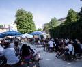 Bild: Dominik Lenz
Der Malteserzwinger dient normalerweise als Bolzplatz. Am Samstag wurde er zum Spontan-Biergarten.