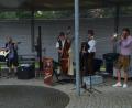 Bild: dob
Der "Eisenbahn-Zoigl-Express" bestritt am Sonntag die erste Serenade 2020. Leider regnete es die ganze Veranstaltung hindurch.