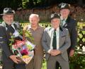 Bild: ker
Eine Abordnung des Bruderrbunds gratuliert (von links): Schützenmeister Werner Grünthaler, Jubilar Gerhard Schwab, Hans Siegert und Günter Pilhofer.