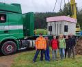 Bild: no
Bei einem Ortstermin in Buchhof überzeugen sich der neugewählte Zweckverbandsvorsitzende Elmar Halk (Dritter von links), Bürgermeisterin Brigitte Bachmann (Dritte von rechts), Wasserwart Peter Kölbel (Zweiter von links) und Georg Pröls (rechts) vom Planungsbüro Seuss vom Baufortschritt.