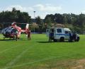 Bild: fks
Vom Hubschrauber ins Bergwachtfahrzeug - die verschiedenen Hilfsorganisationen unterstützten sich gegenseitig bei der Personenrettung.