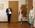 Bild: Walter Brucker, Landratsamt Tirschenreuth/exb
Landrat Roland Grillmeier erhielt von der Leiterin von Donum Vitae, Elisabeth Schieder (rechts) und den beiden Bevollmächtigen Andrea Lang (Zweite von rechts) und Sandra Kellermann Informationsmaterial über die Beratungsstelle.
