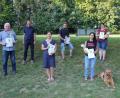 Bild: kro
Der Handballclub Tirschenreuth ehrte langjährige Mitglieder. Unser Bild zeigt (von links) Robert Ducheck, Vorsitzender Thomas Kurzeck, Heidi Ascherl, Felix Krämer, Tanja Eckl mit Hund Bruno, Katharina Trißl, und Zweiten Bürgermeister Peter Gold.