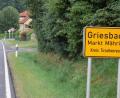 Bild: kro
Noch in der vergangenen Woche wurden Verkehrsschilder in Griesbach angebracht, die den Verkehr auf 30 km/h drosseln sollen.