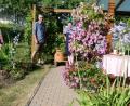Bild: rn
Ein Gartenidyll, wie dieses, bot sich den Teilnehmern am Rundgang durch die Eschenbacher Gärten.