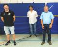 Bild: do
Im Rahmen der Jahreshauptversammlung der SpVgg Neustadt fand auch eine Ehrung für langjährige Mitglieder statt. Unser Bild zeigt von links Michael Kausler (15 Jahre), Bürgermeister Wolfgang Haberberger, Manfred Stadler (50 Jahre), Vorstand Bernd Deubzer und Michael Buttler (40 Jahre). Ein großer Teil der Jubiläumsmitglieder fehlte.