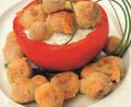 Bild: Maria Flor
Boviste im Tomatenkörbchen, eines von 77 Pilzrezepten von Waltraud Witteler.