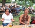 Bild: Hirsch
Die Grünen-Politikerinnen Tina Winklmann, Ekin Deligöz und Ulrike Pelikan-Roßmann (von links) befürchteten beim "Biergartengespräch" im Nabburger Sterngarten einen Rückfall der Frau in das alte Rollenverständnis.
