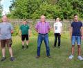 Bild: bsc
Den nicht alltäglichen Wettbewerb der Frauenreuther Sportschützen gewann Alfons Hage (vorne, Mitte) vor Bernhard Stock (vorne links) und Patrick Stengl (vorne rechts). Die beiden Vorsitzenden Wolfgang Schlicht und Adrian Käß (hinten links und rechts) gratulierten und dankten für die Teilnahme.