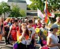 Archivbild: Stephan Huber
So bunt und eng wird es heuer nicht bei der zweiten Auflage des Christopher-Street-Days in Amberg zugehen. Trotzdem soll der CSD stattfinden - unter Coronabedingungen.