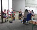 Bild: rn
Gespannt lauschen die Vorschulkinder der Drachen-Geschichte, vorgelesen von Karin Reul.